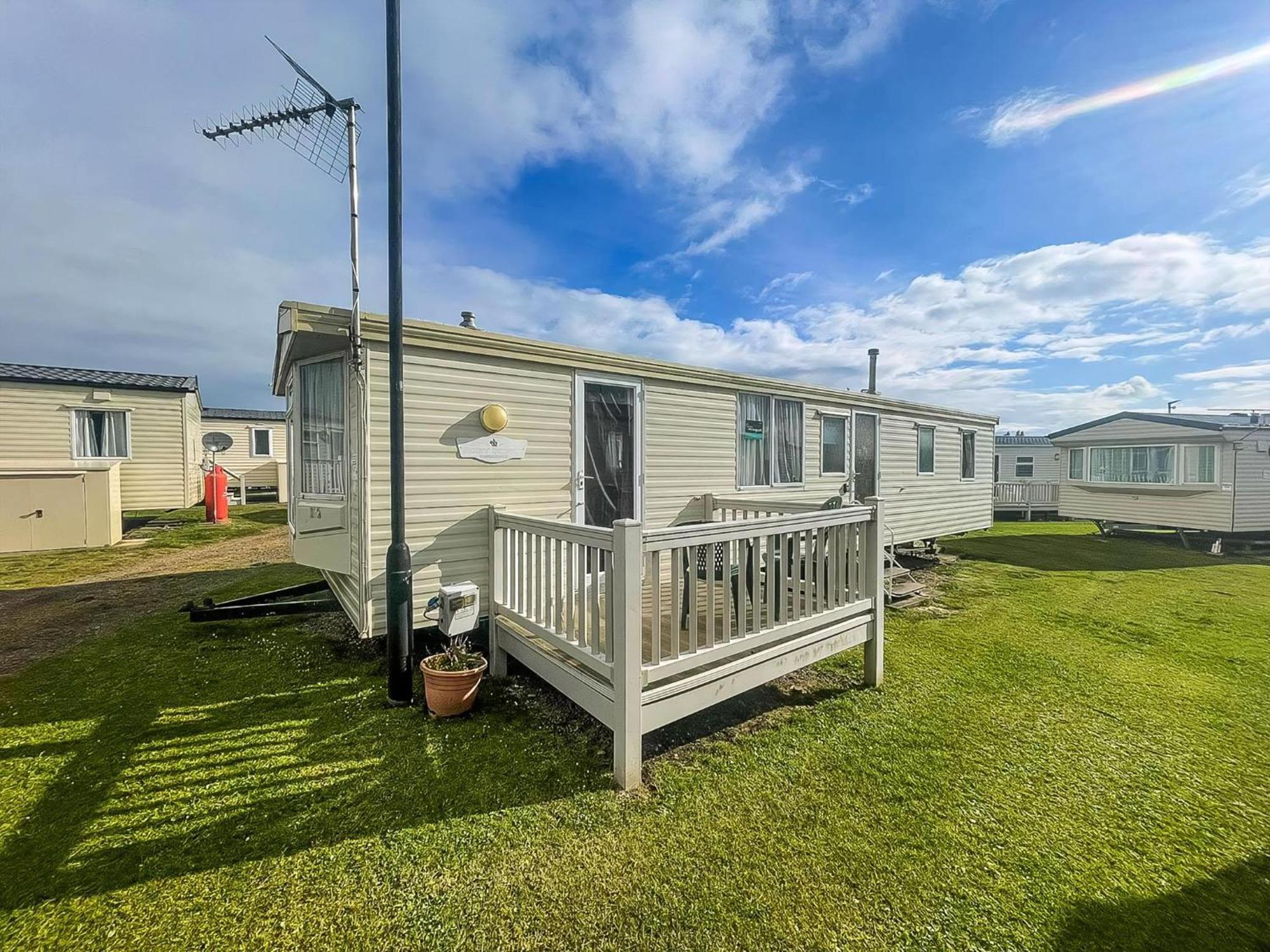 Отель 6 Berth Caravan With Decking Nearby Heacham Beach In Norfolk Ref 21047A Экстерьер фото